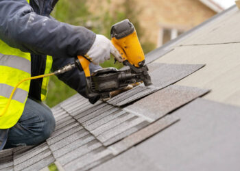 Choosing the Best Roofing and Siding Contractors in Your Area